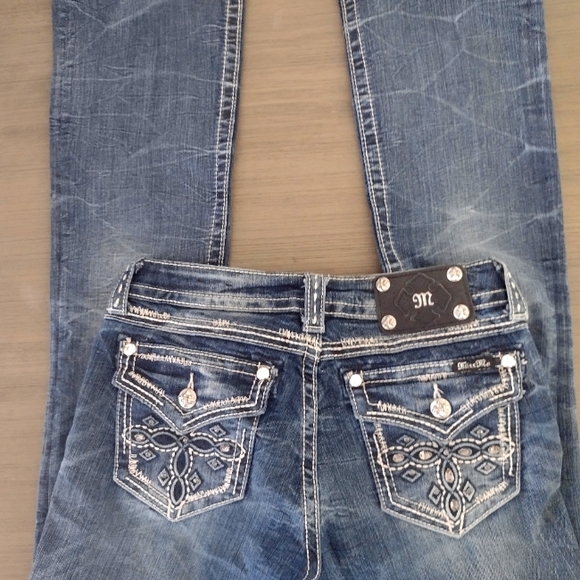 NWOT MISS ME SIGNATURE RISE SIZE 28 BOOTCUT. LOTS OF BLING💞💞💞💞💞💞 - Picture 5 of 13